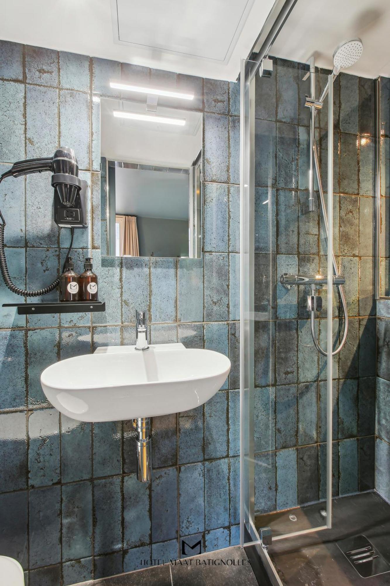 Hotel Maat Batignolles Paris Luaran gambar