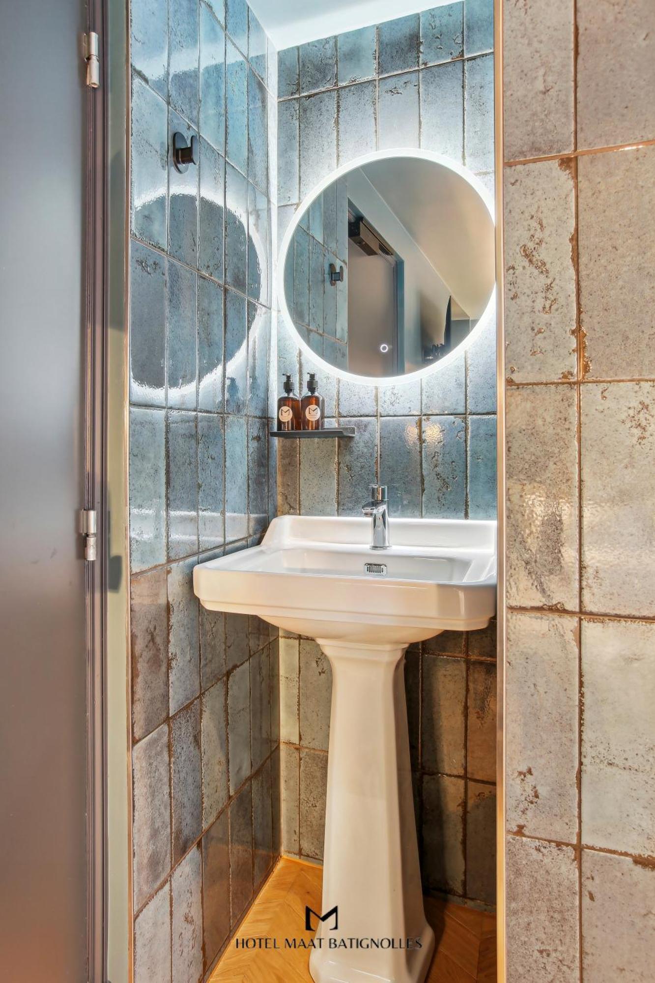 Hotel Maat Batignolles Paris Luaran gambar