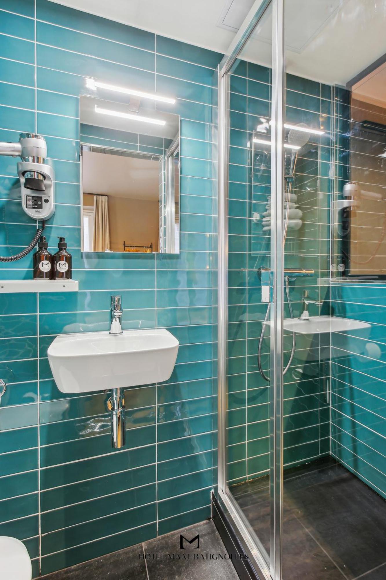Hotel Maat Batignolles Paris Luaran gambar